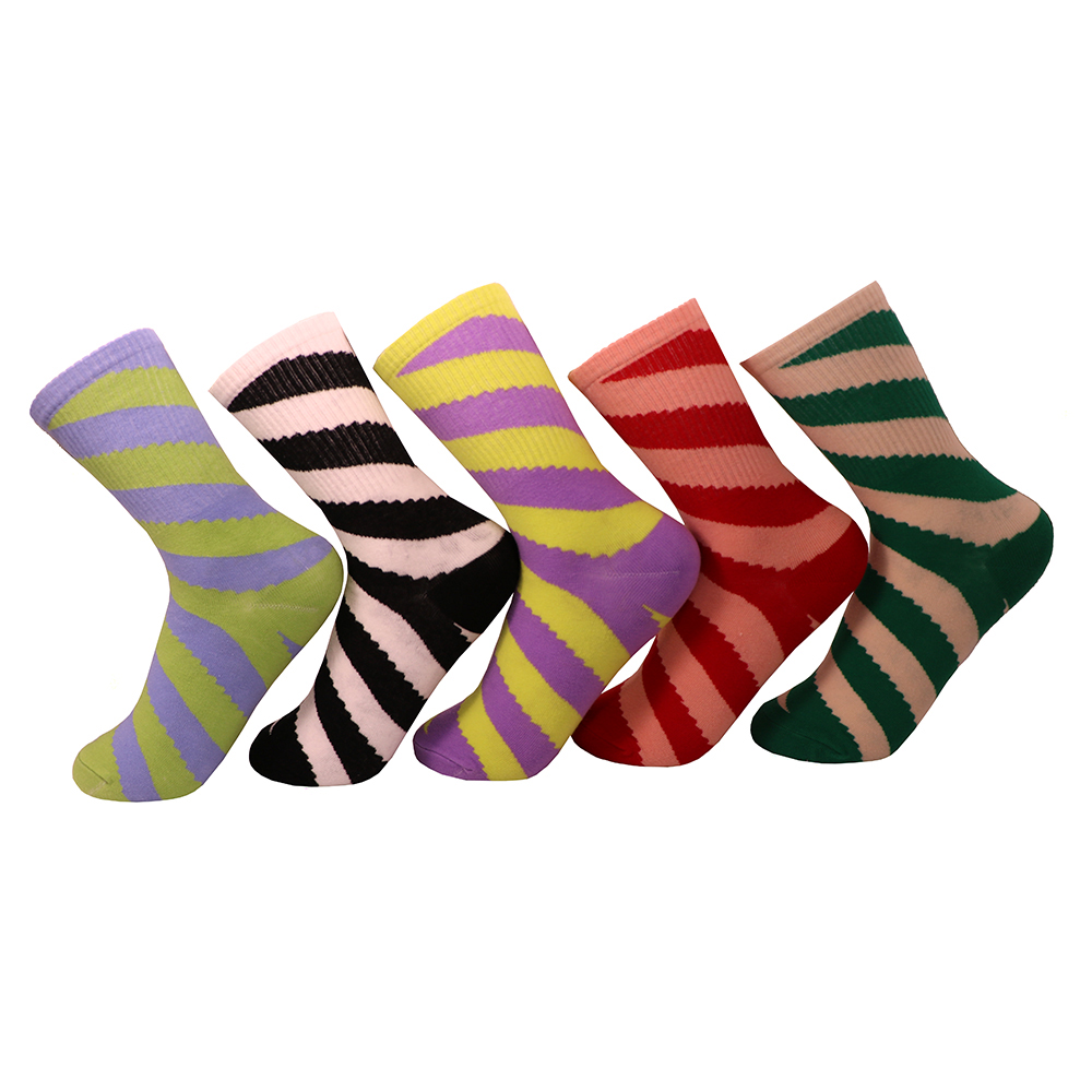 Atmungsaktive farbgestreifte Socken